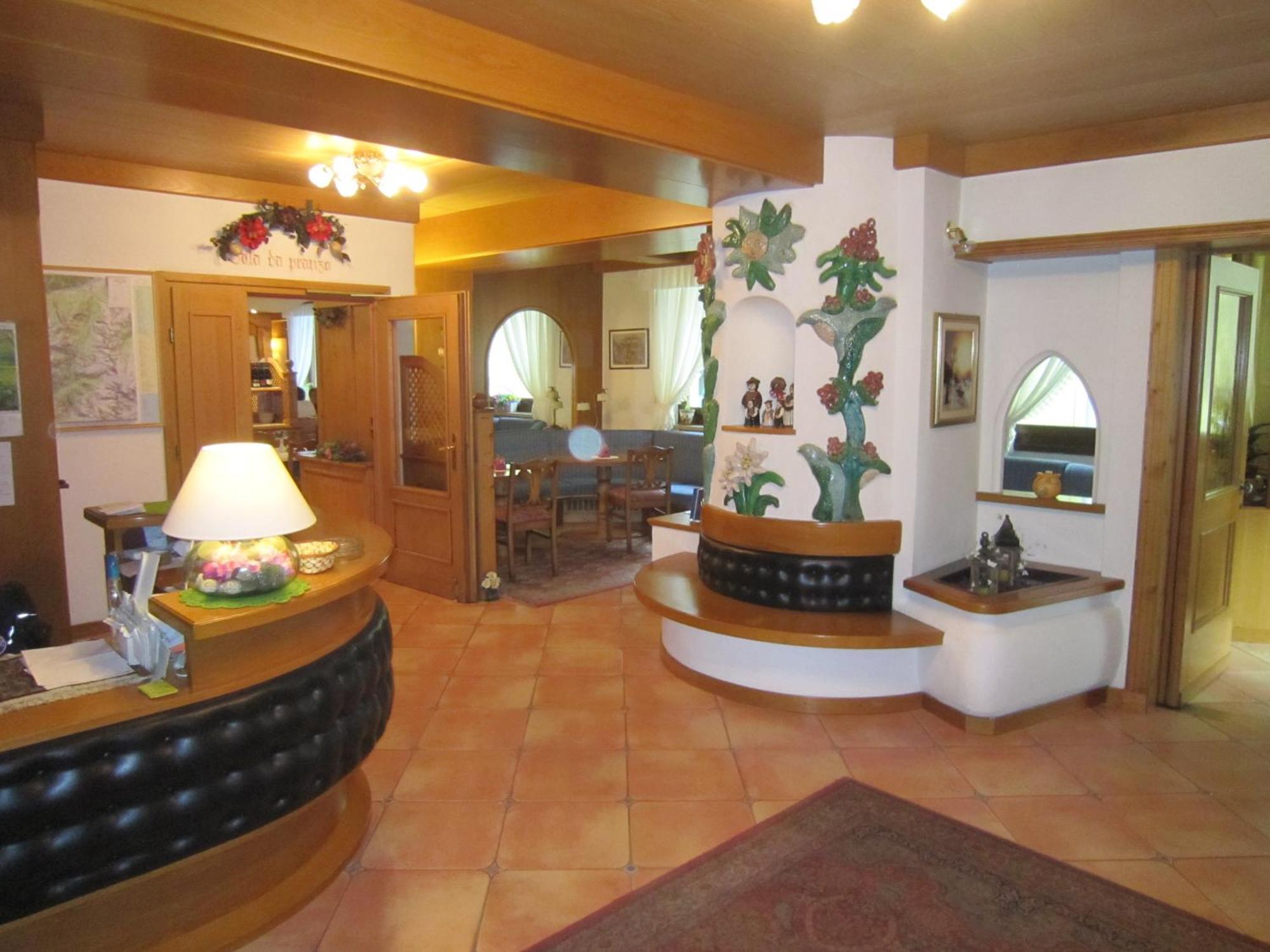 Hotel Alpina Pinzolo Esterno foto