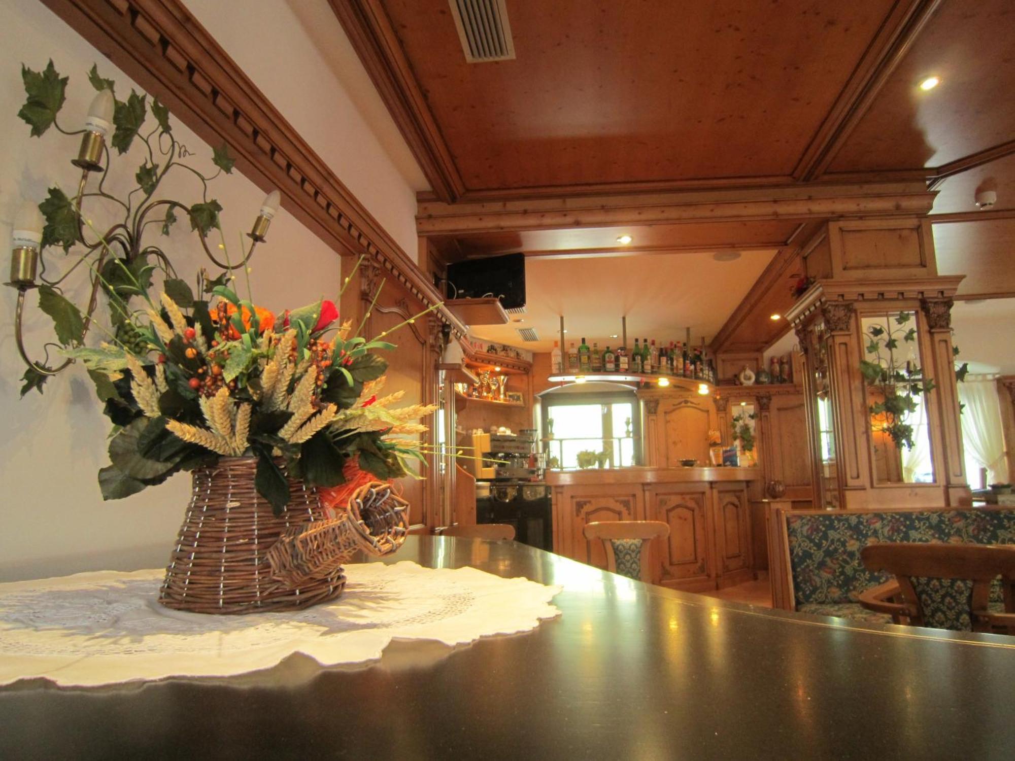 Hotel Alpina Pinzolo Esterno foto